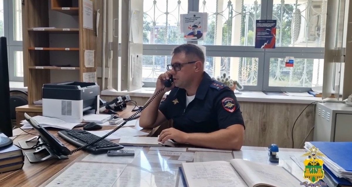 Двух приезжих мужчин подозревают в краже телефона и переводе 12 тысяч рублей с карты